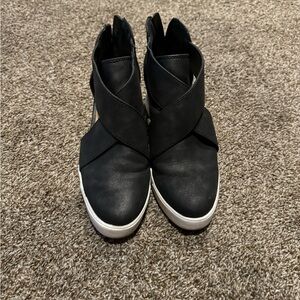 Maurice’s Gloria Open Side Wedge Sneaker